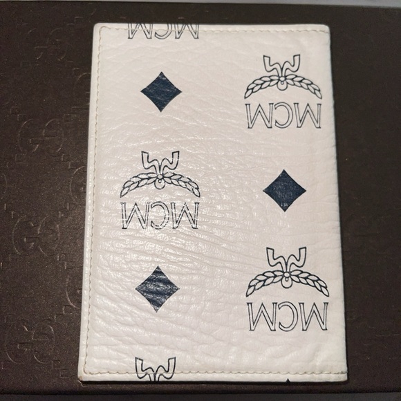 MCM card holder excellent condition - Picture 5 of 6